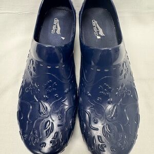 Dansko Blue Molded Rubber comfort gardening clogs Like New Size 42 US 11